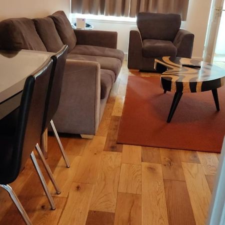 2 Bed Solihull Near Nec Airport, Jlr, Resort Wrld Eksteriør bilde