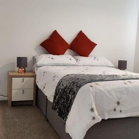 2 Bed Solihull Near Nec Airport, Jlr, Resort Wrld Eksteriør bilde