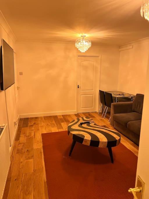 2 Bed Solihull Near Nec Airport, Jlr, Resort Wrld Eksteriør bilde