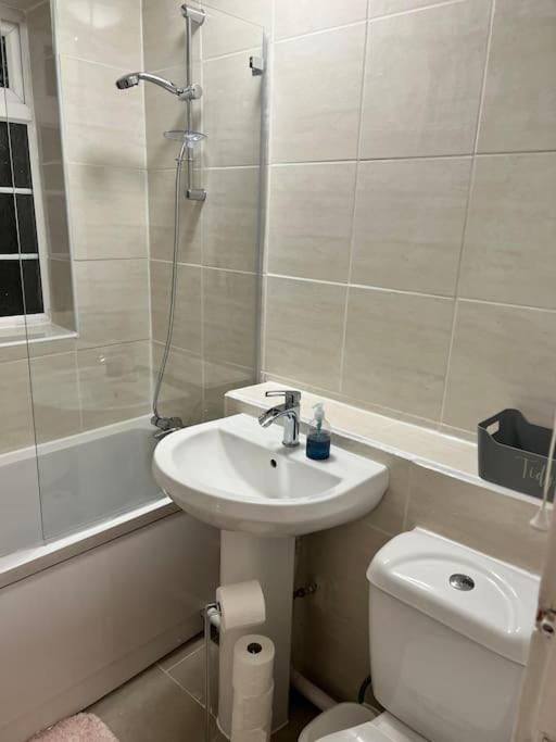 2 Bed Solihull Near Nec Airport, Jlr, Resort Wrld Eksteriør bilde