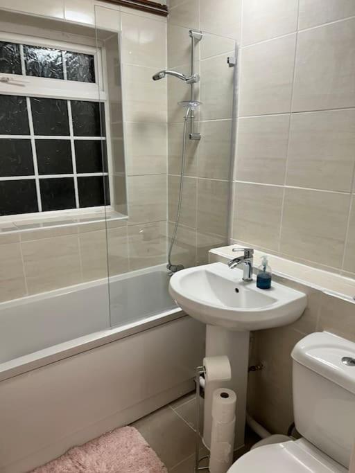 2 Bed Solihull Near Nec Airport, Jlr, Resort Wrld Eksteriør bilde