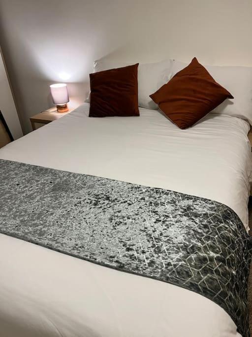 2 Bed Solihull Near Nec Airport, Jlr, Resort Wrld Eksteriør bilde