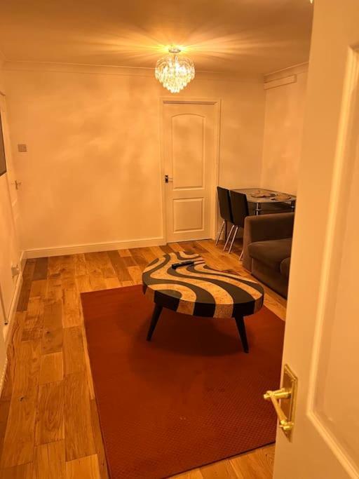 2 Bed Solihull Near Nec Airport, Jlr, Resort Wrld Eksteriør bilde