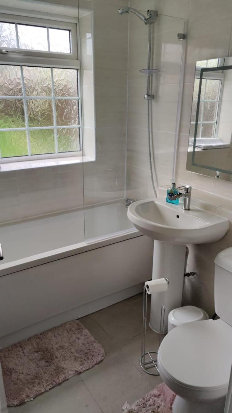 2 Bed Solihull Near Nec Airport, Jlr, Resort Wrld Eksteriør bilde